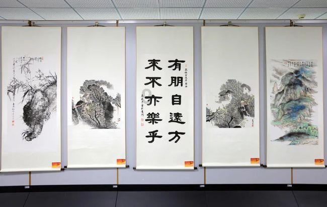 寻找游泳套件